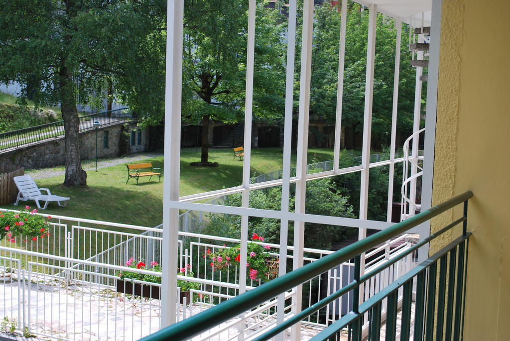 Thermal Resort Hotel Elisabethpark Бадгаштейн Экстерьер фото